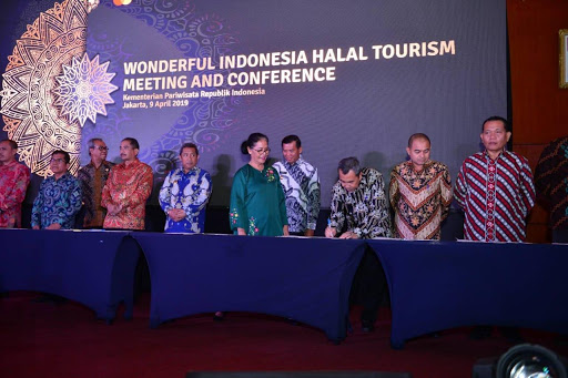 1558074225-RiauBertuah co-unnamed (1)